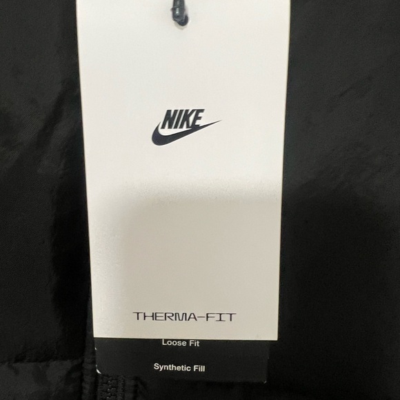 Nike Women’s Sportwear Therma-Fit Puffer Black Jacket New - Picture 8 of 15